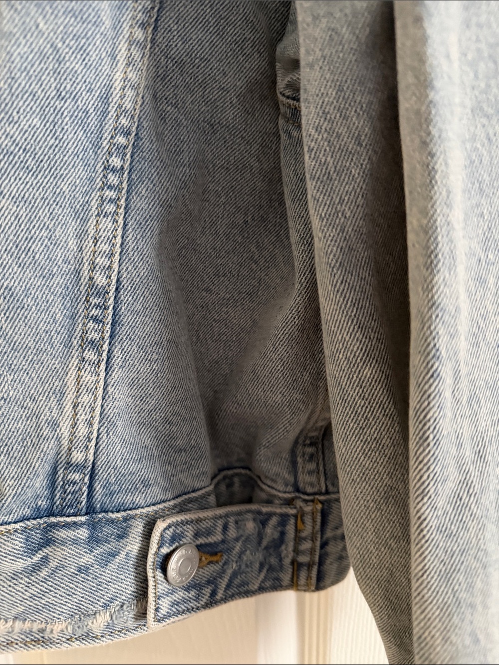 wild fable Washed Light Blue Distressed Denim Jacket - size Medium !!BRAND NEW!! - Picture 6 of 11
